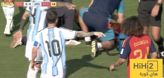 كيف حاول ميسي توريط كوكوريلا بورقة “تغطية الفم” في نهائي المونديال؟