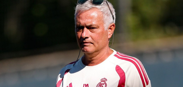 مورينيو يحدد مواصفات لاعب الوسط المطلوب في ريال مدريد