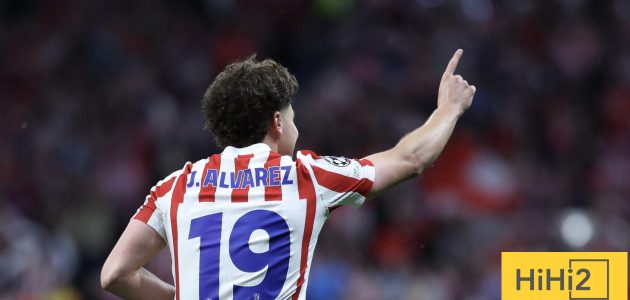 مهلة حاسمة لأتلتيكو .. برشلونة يحدد موعد عرضه النهائي لضم جوليان ألفاريز